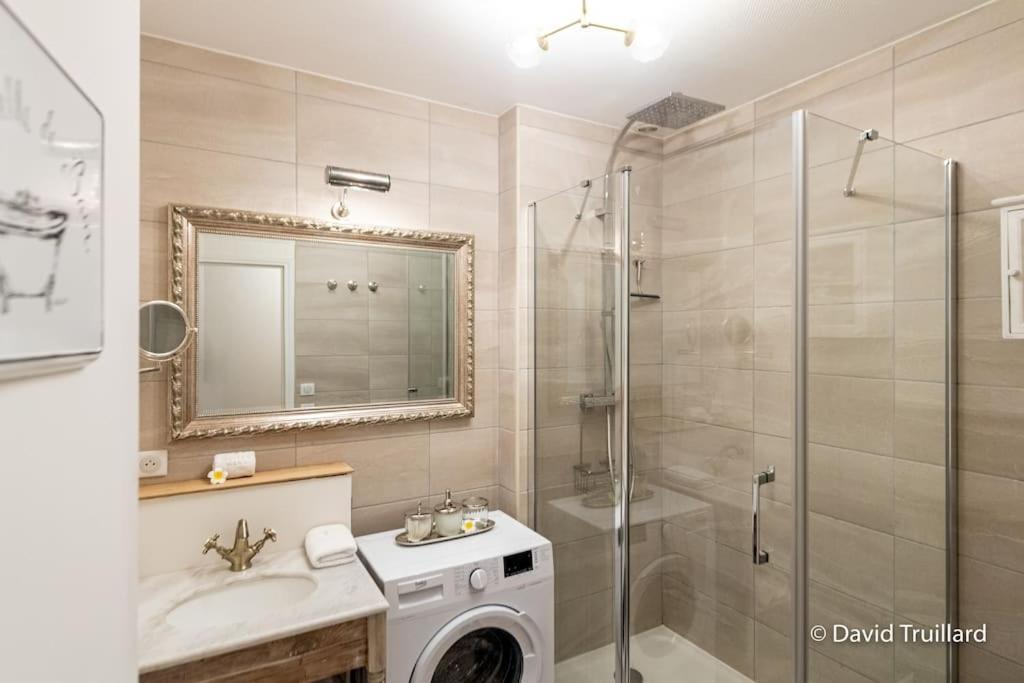 Suites Mana - Matahina Avec Vue Superbe Sur La Place Ducale Et Parking Prive Inclus Charleville-Mezieres Exterior photo